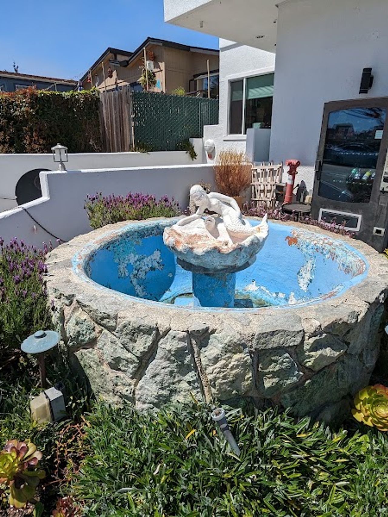 Photo of Lovers Point Inn - Fountain, Front of the property