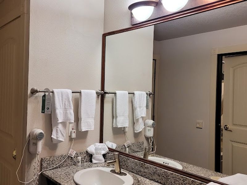 Photo of The Ashley Inn & Suites