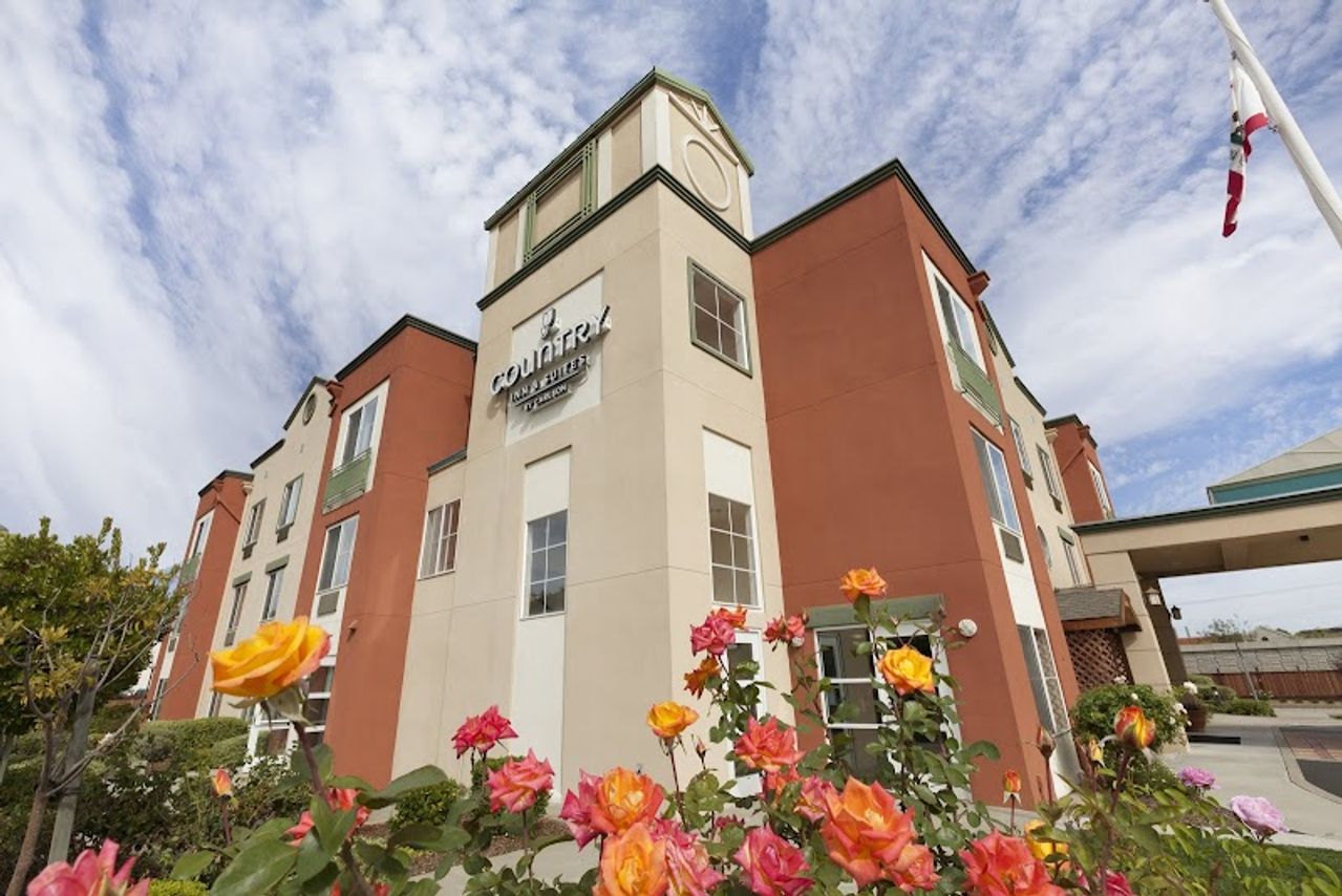 Photo of Country Inn & Suites by Radisson, San Carlos, CA