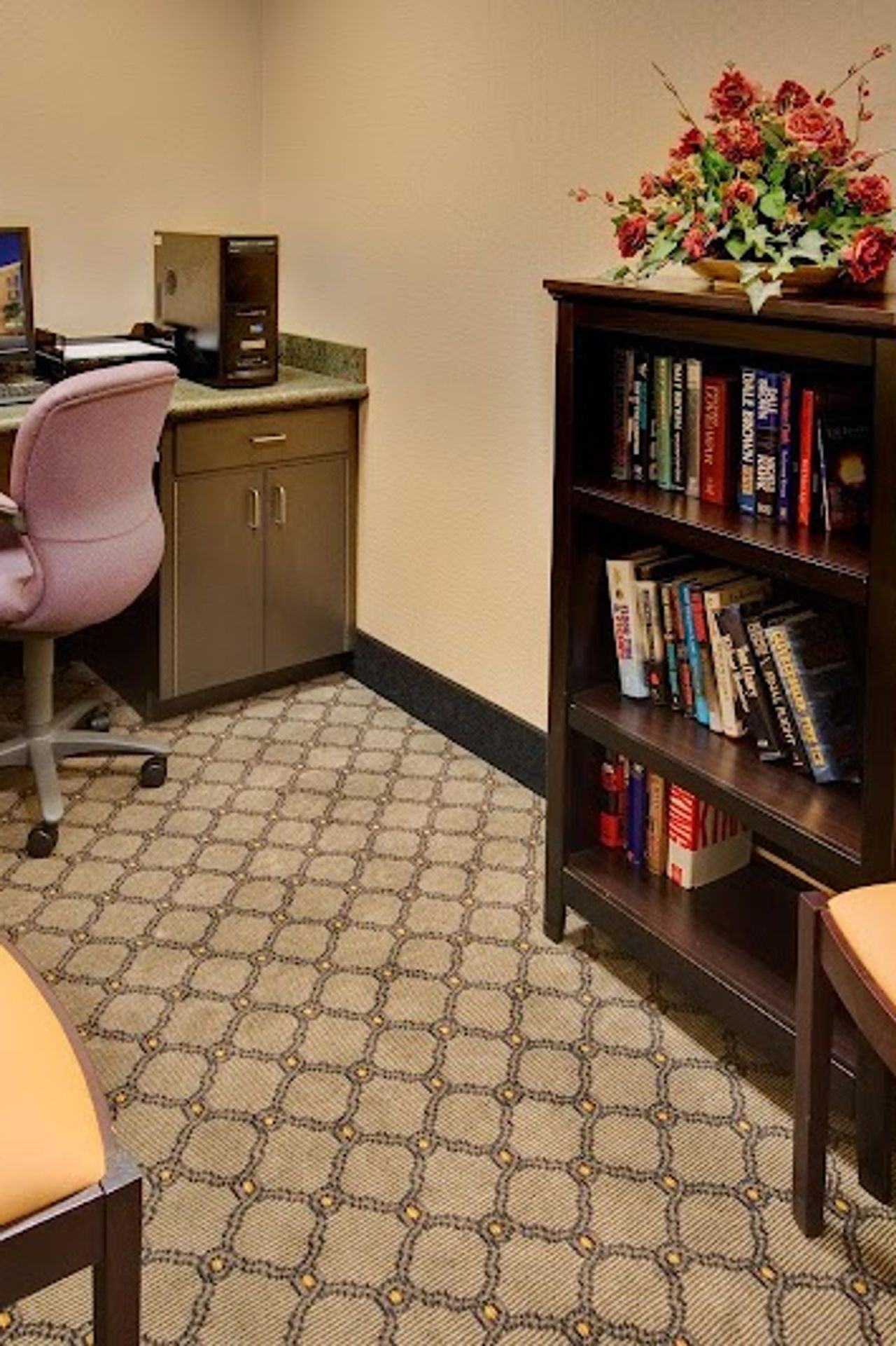 Photo of Holiday Inn & Suites Bakersfield, an IHG Hotel