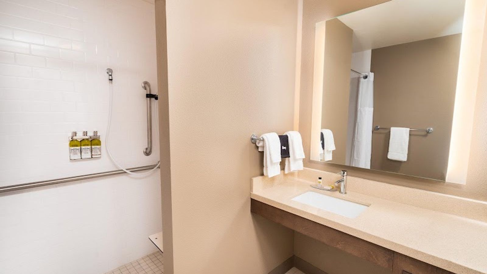 Photo of Staybridge Suites Coeur D'Alene, an IHG Hotel