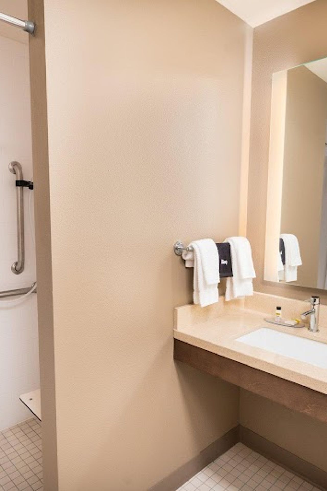 Photo of Staybridge Suites Coeur D'Alene, an IHG Hotel