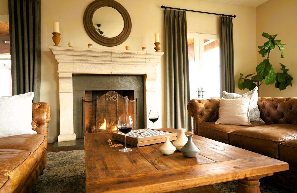 Photo of Black Walnut Inn & Vineyard - Lobby, Fireplace