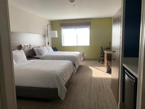 Photo of Holiday Inn Express & Suites Mountain View Silicon Valley, an IHG Hotel