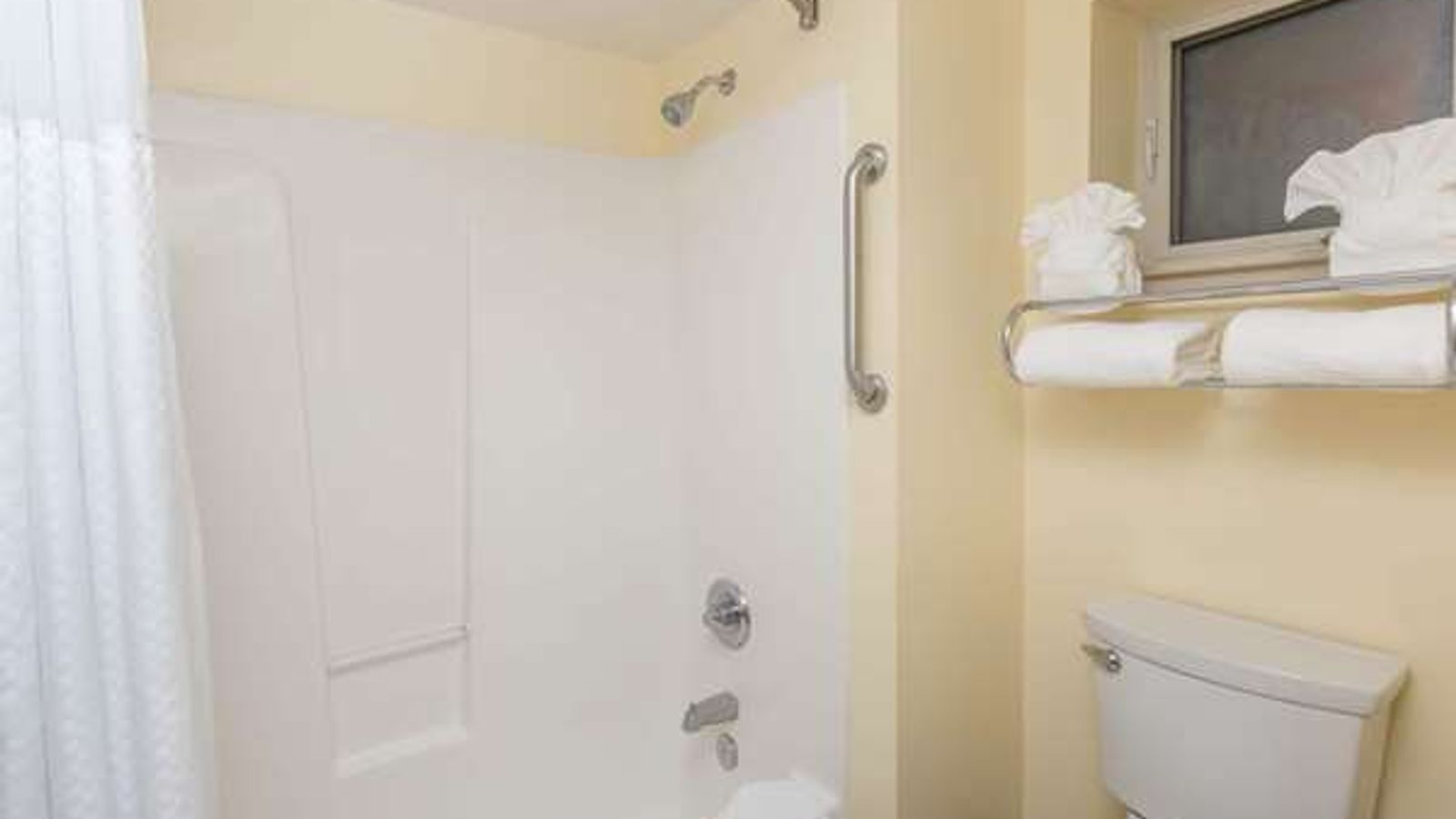 Photo of Monarch Valley Inn Marina at Monterey Bay - Bathroom