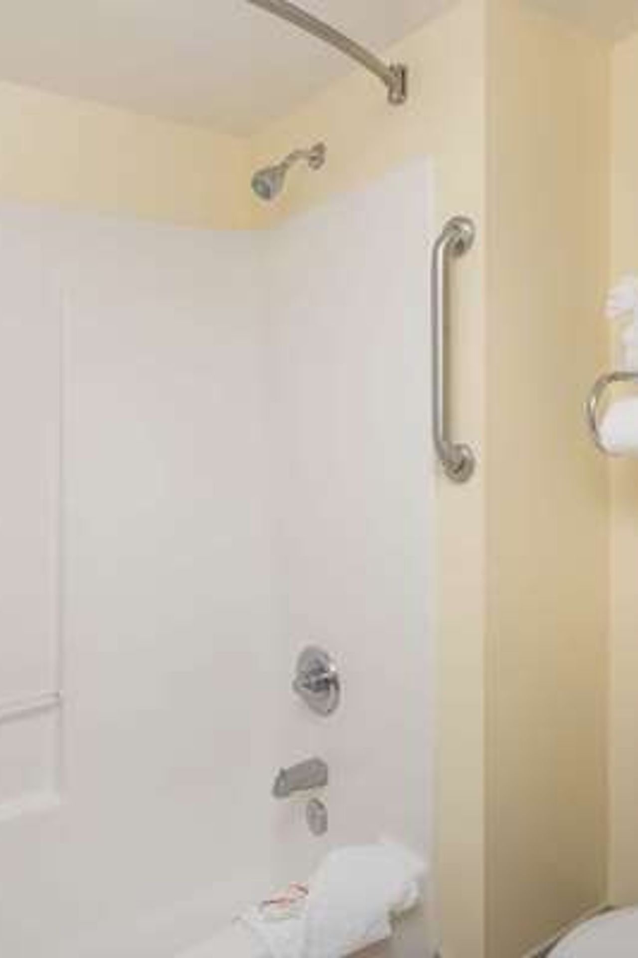 Photo of Monarch Valley Inn Marina at Monterey Bay - Bathroom