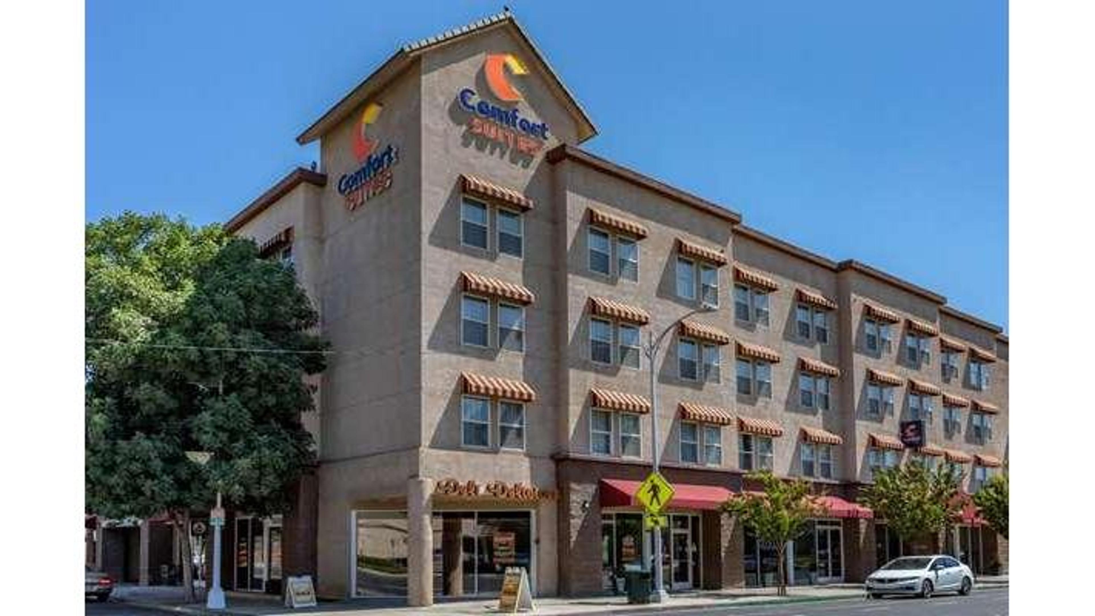Comfort Suites Visalia - Convention Center