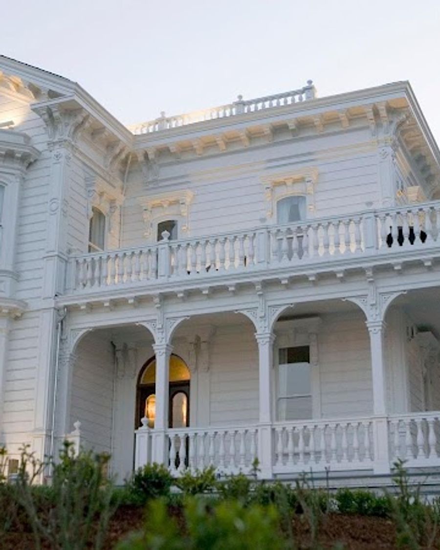 West Cliff Inn, A Four Sisters Inn