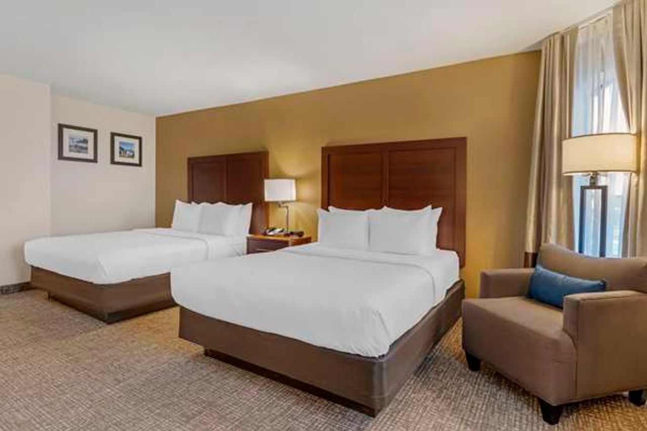 Photo of Comfort Inn Marina on the Monterey Bay - Room, 2 Queen Beds