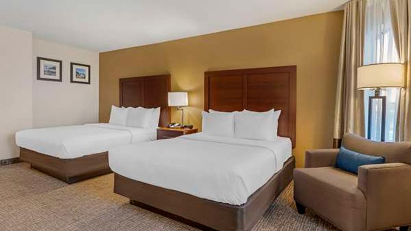 Photo of Comfort Inn Marina on the Monterey Bay - Room, 2 Queen Beds