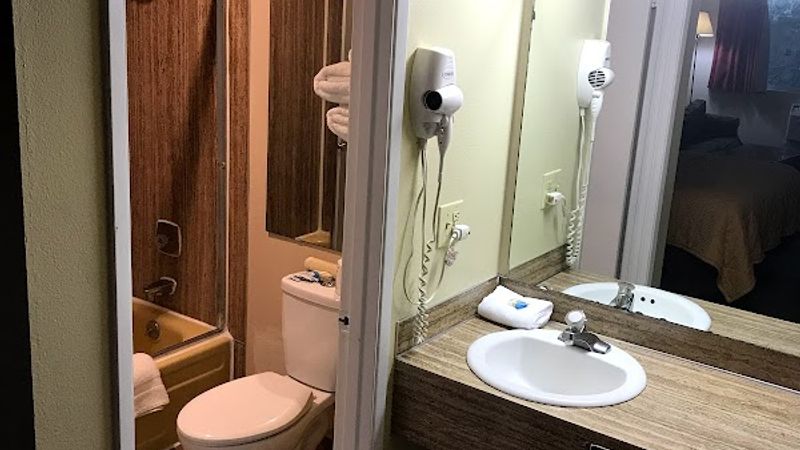 Photo of Smokey Point Motor Inn