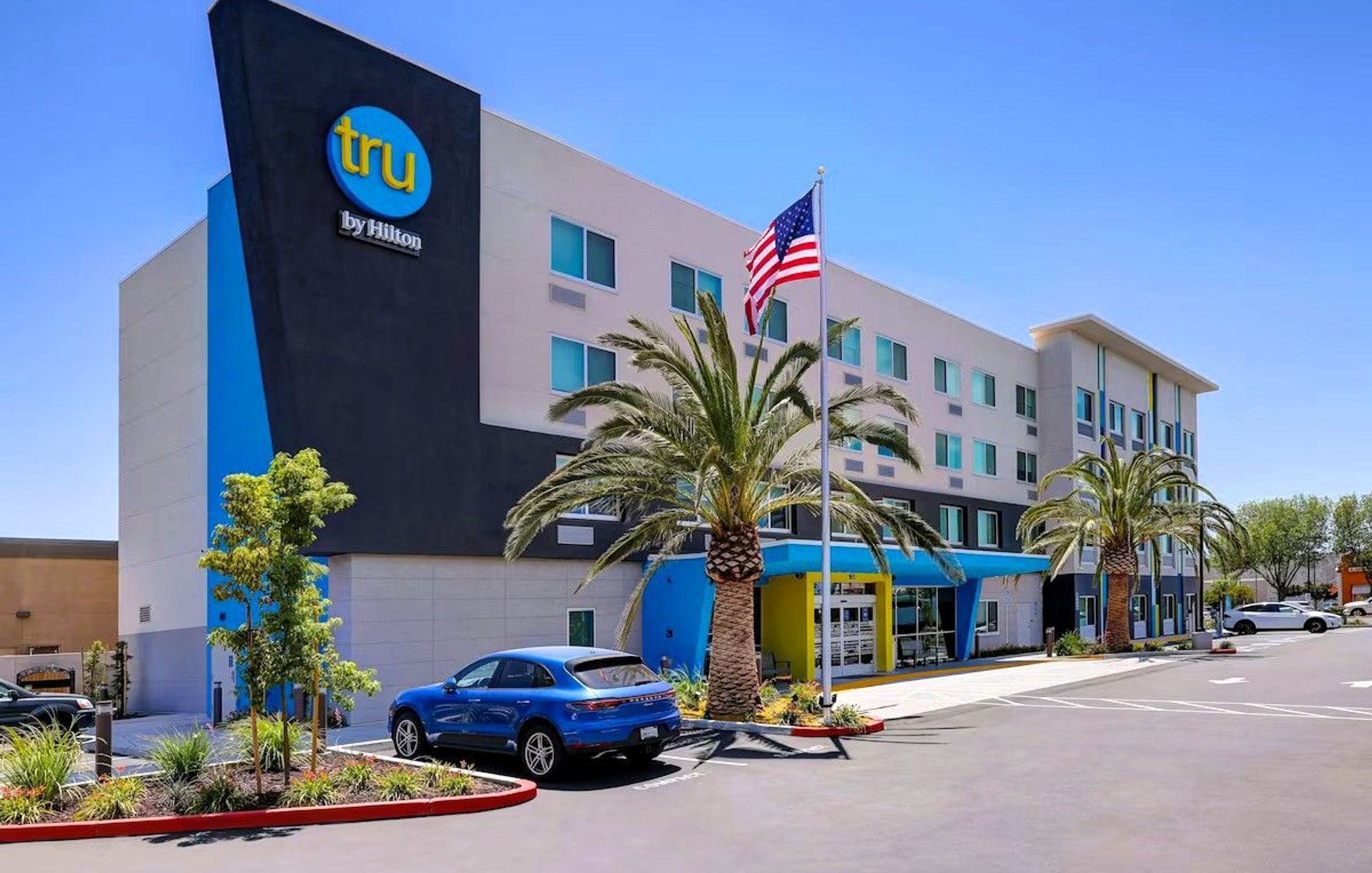 Tru by Hilton Lathrop