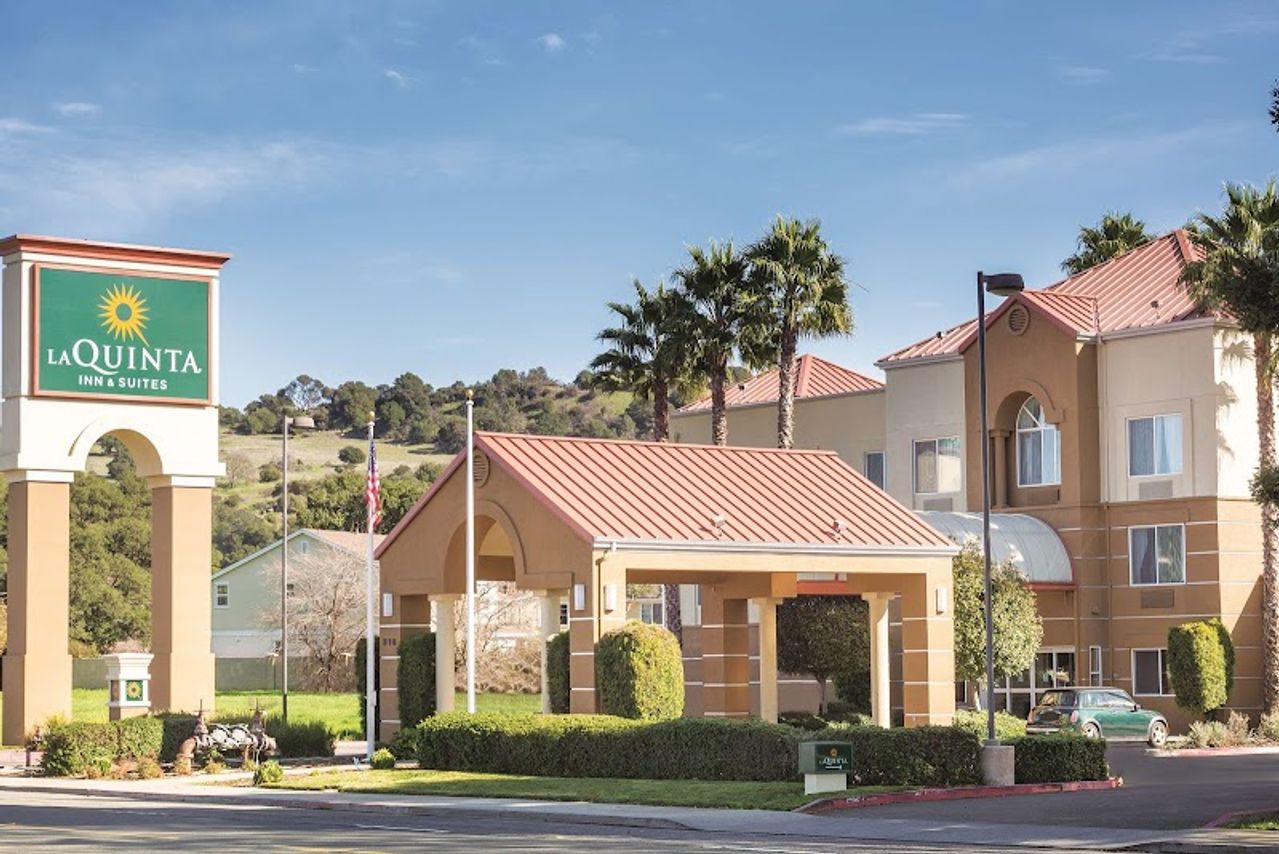 Photo of La Quinta Inn & Suites by Wyndham Fairfield - Napa Valley