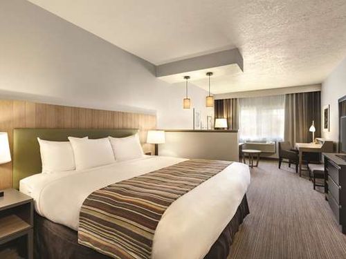 Photo of Country Inn & Suites by Radisson, Prineville, OR