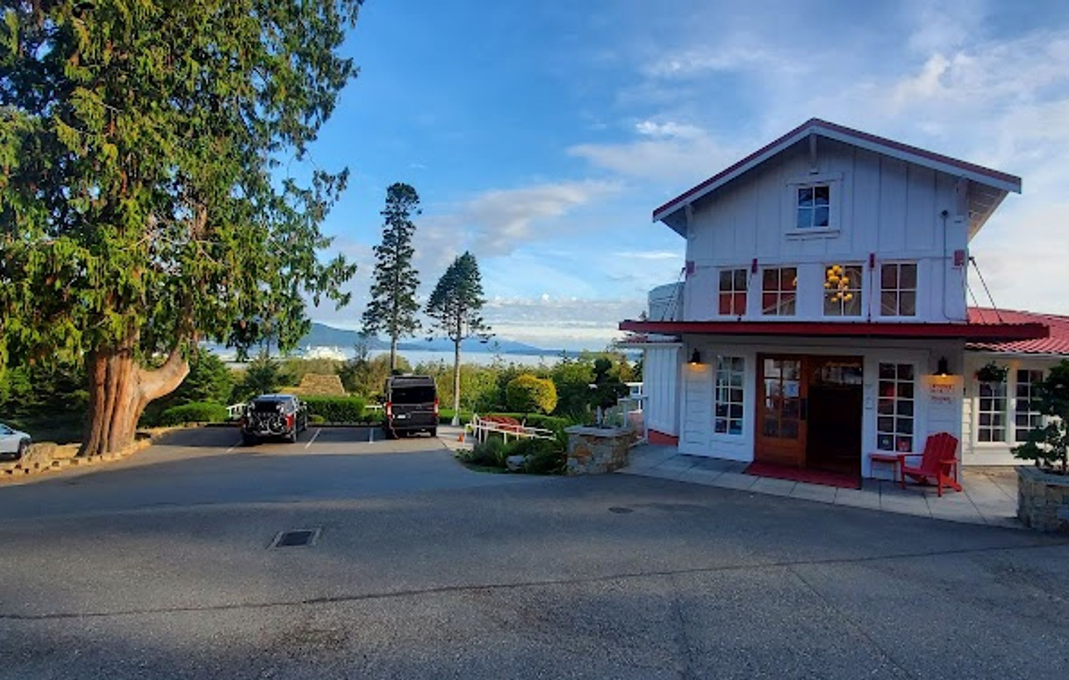 Ship Harbor Inn