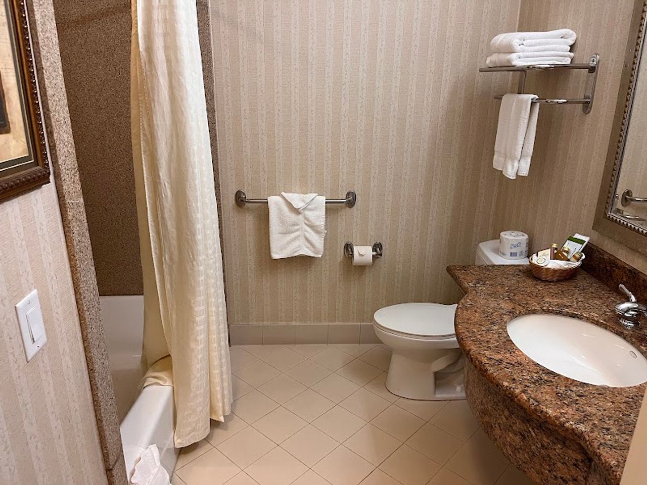 Photo of Bay Landing Hotel