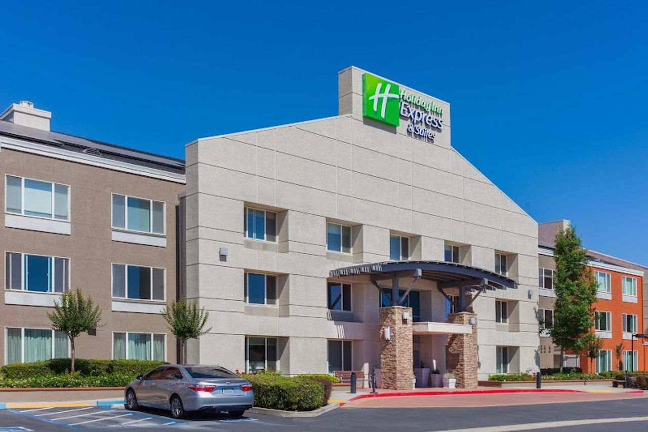 Photo of Holiday Inn Express & Suites Elk Grove West I-5 by IHG