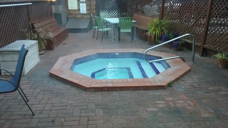 Photo of Pacific Gardens Inn - Outdoor hot tub
