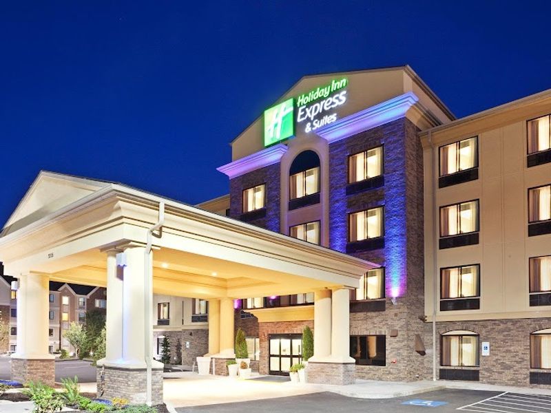 Holiday Inn Express & Suites Vancouver Mall/Portland Area, an IHG Hotel