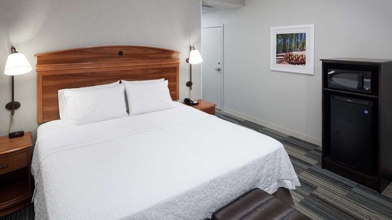 Photo of Hampton Inn & Suites Tulare