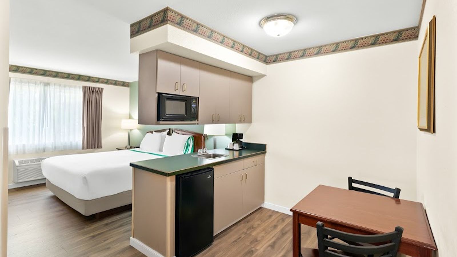 Photo of GuestHouse Kelso Longview