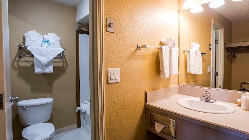 Photo of Ebb Tide Oceanfront Inn