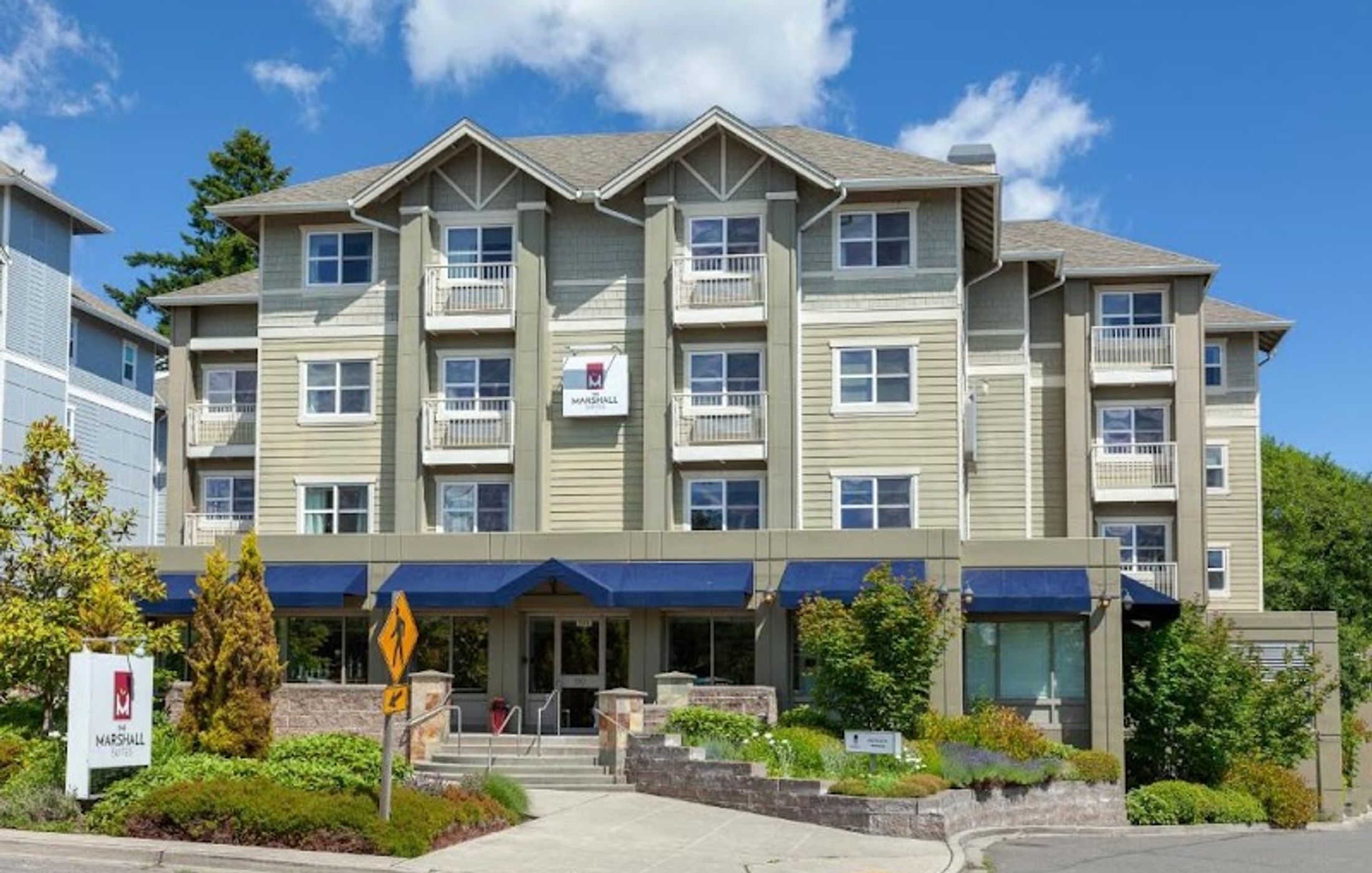 The Marshall Suites