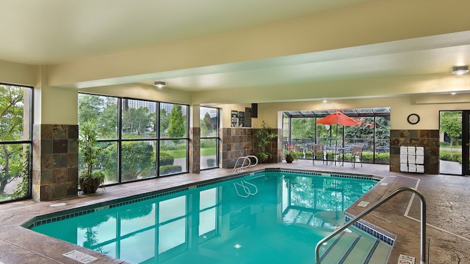 Photo of Oxford Suites Spokane