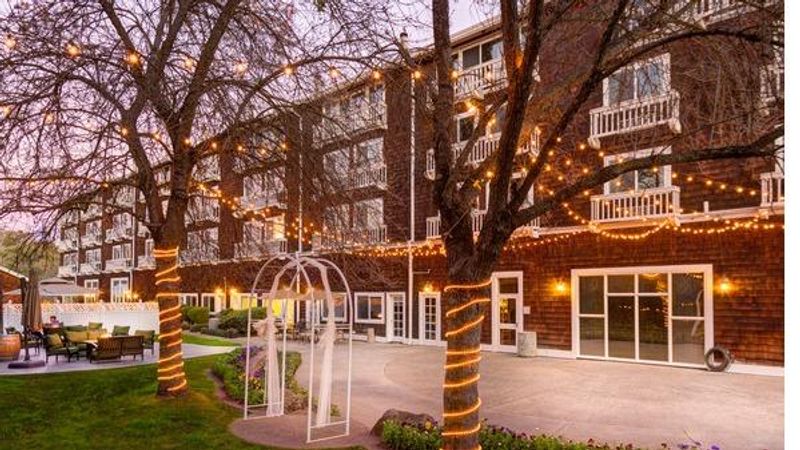 Photo of Lake Natoma Inn