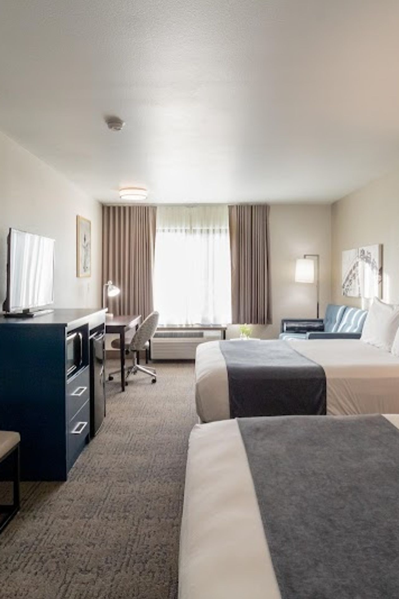 Photo of Oxford Suites Portland - Jantzen Beach
