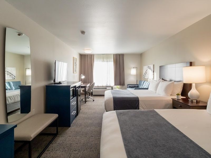 Photo of Oxford Suites Portland - Jantzen Beach