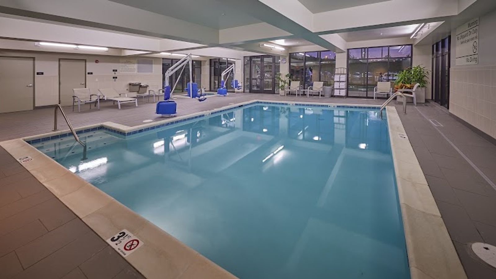 Photo of Hampton Inn & Suites Hood River