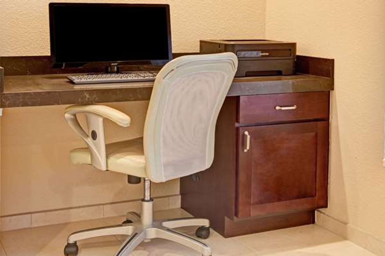 Photo of Hotel Aluxor SFO