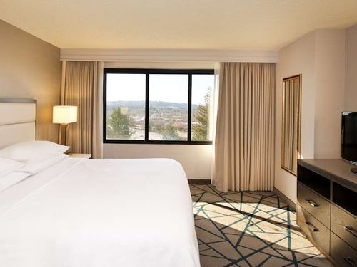 Photo of Embassy Suites by Hilton Portland Tigard