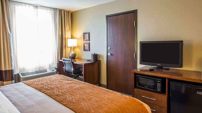 Photo of Comfort Inn & Suites