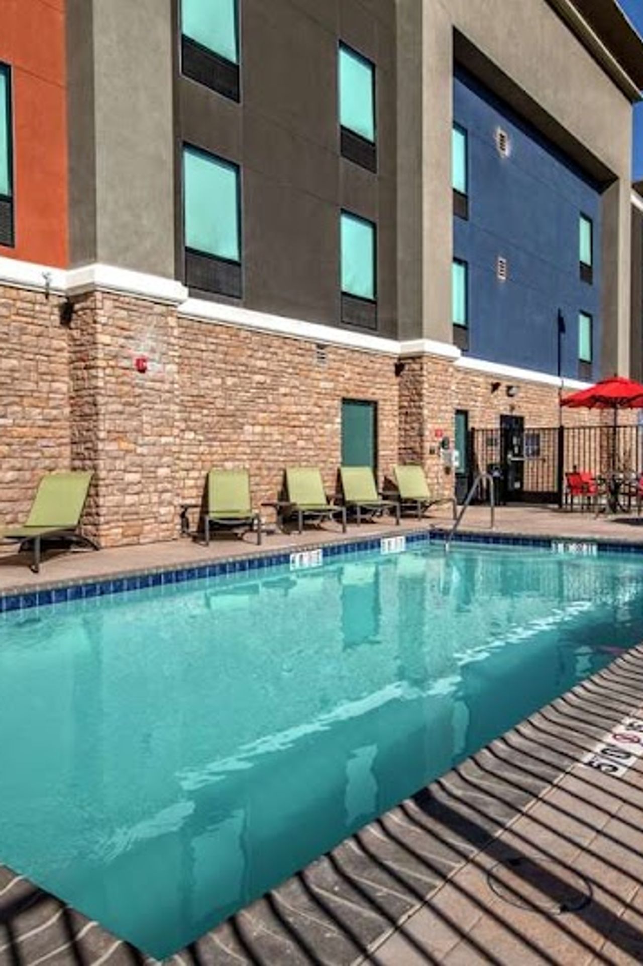 Photo of Hampton Inn Fresno Airport
