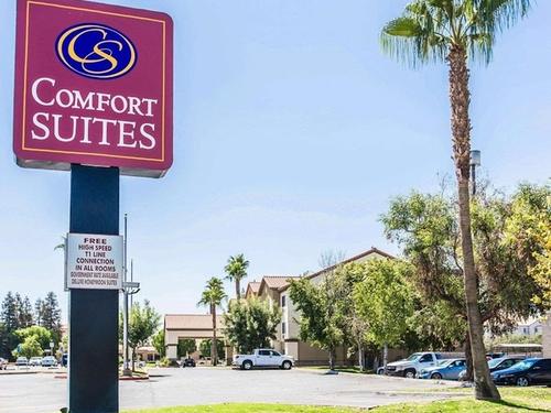Photo of Comfort Suites Bakersfield