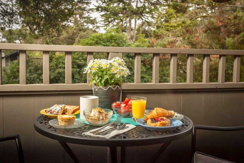 Photo of Carmel Country Inn - Daily breakfast buffet included