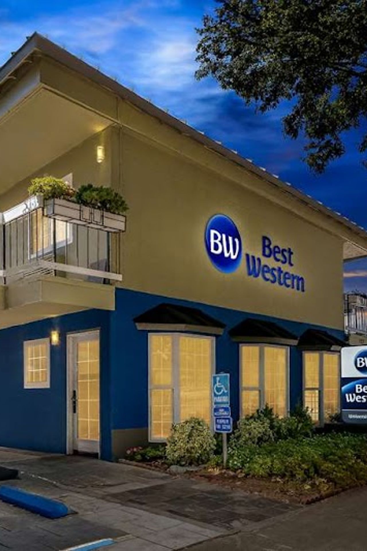 Photo of Best Western University Lodge