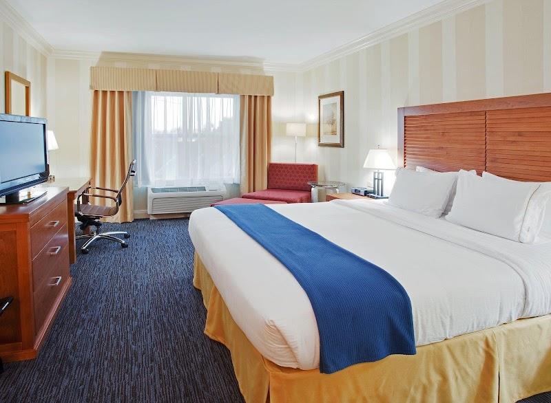 Photo of Holiday Inn Express & Suites Santa Cruz, an IHG Hotel
