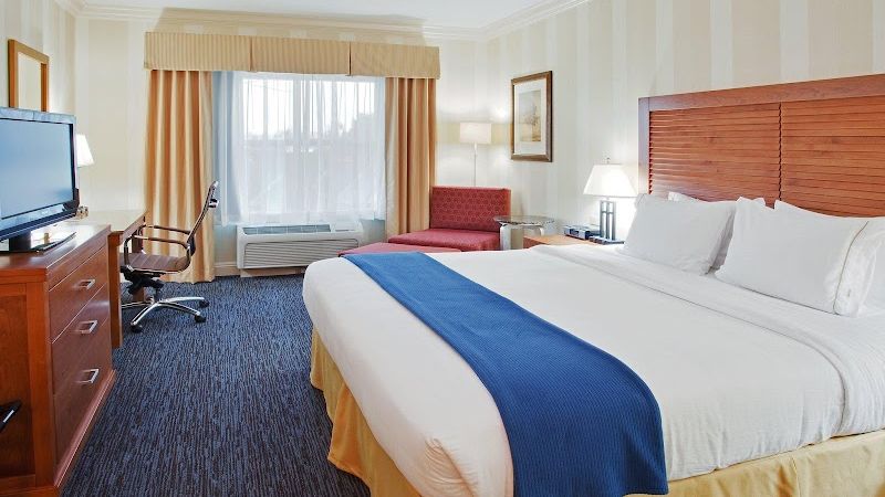 Photo of Holiday Inn Express & Suites Santa Cruz, an IHG Hotel