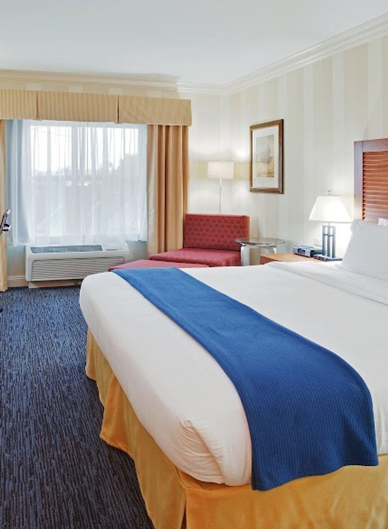 Photo of Holiday Inn Express & Suites Santa Cruz, an IHG Hotel