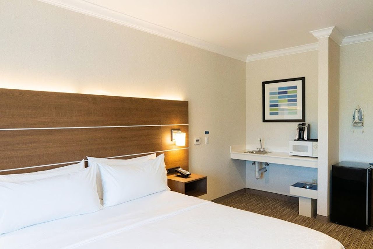 Photo of Holiday Inn Express & Suites Davis - University Area, an IHG Hotel