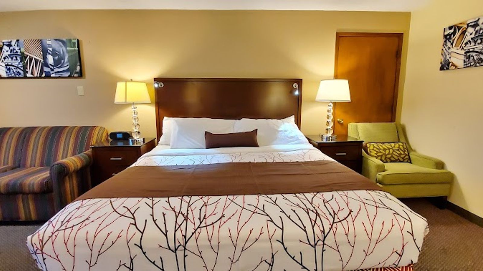 Photo of Olympic Inn & Suites