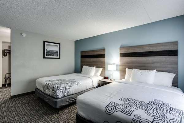 Photo of Days Inn & Suites by Wyndham Spokane