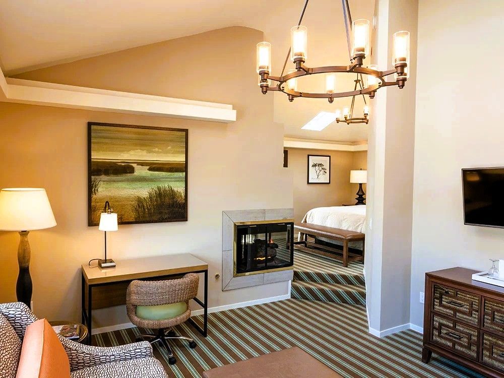 Photo of Lighthouse Lodge & Cottages - Honeymoon Cottage