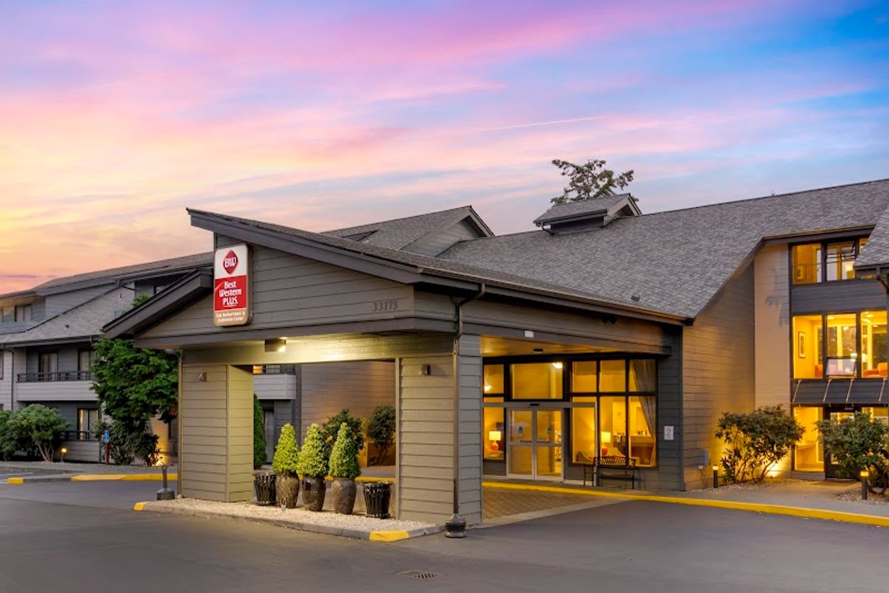 Photo of Best Western Plus Oak Harbor Hotel & Conference Center