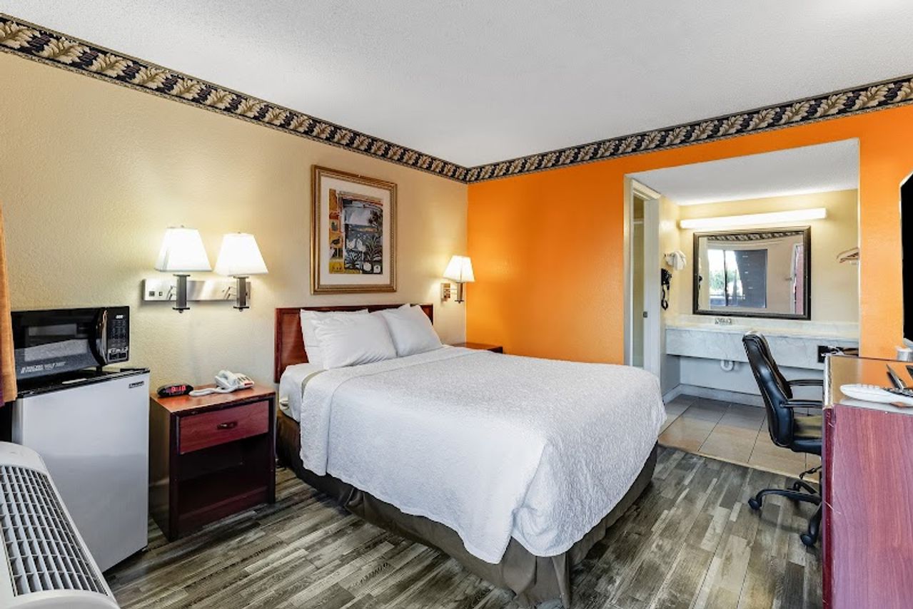 Photo of Knights Inn Madera