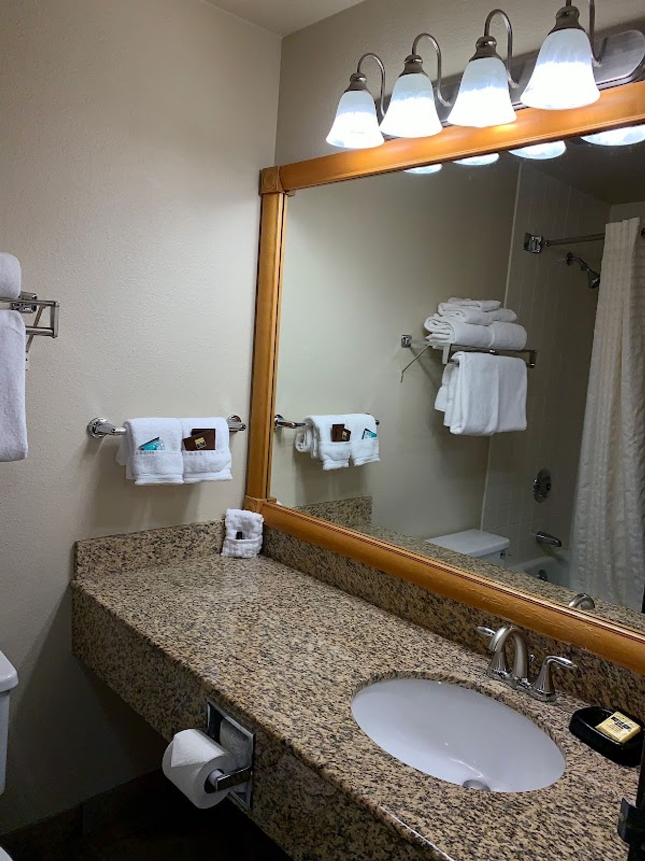 Photo of Best Western Plus Ahtanum Inn