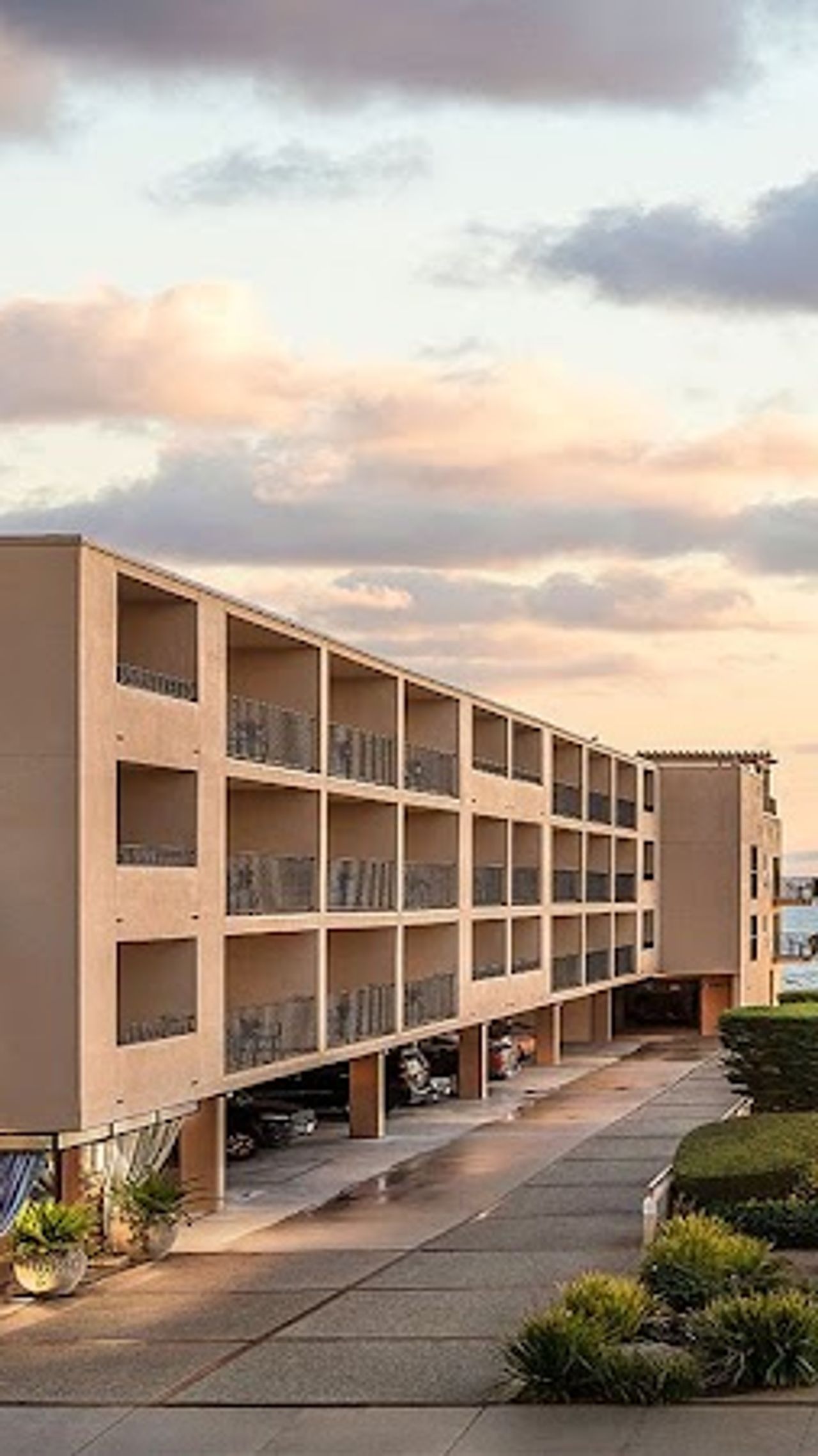 Photo of Monterey Bay Inn - Exterior